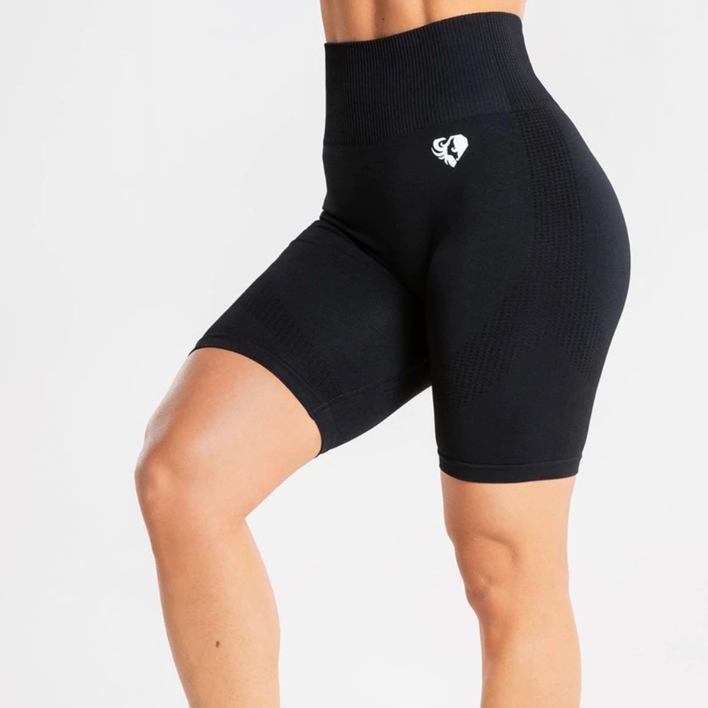 (2) pairs - Women's Best Wear
POWER SEAMLESS CYCLING SHORTS